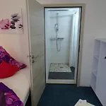 Ubytování v soukromí Gaestehaus Uezel *