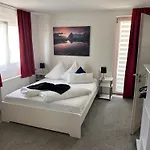Ubytování v soukromí Gaestehaus Uezel Friedrichshafen