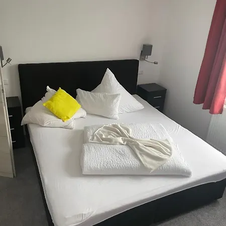 Homestay szállás Gaestehaus Uezel Friedrichshafen