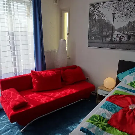 Проживание в семье Gaestehaus Uezel