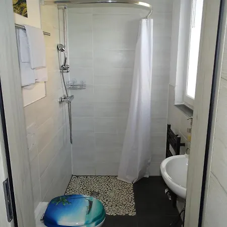 Gaestehaus Uezel Homestay szállás