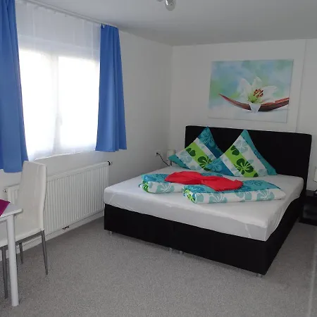 Quarto em Acomodações Particulares Gaestehaus Uezel Friedrichshafen