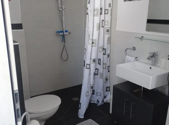 Gaestehaus Uezel * Friedrichshafen