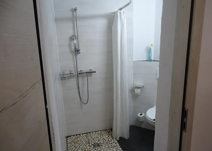 Gaestehaus Uezel Quarto em Acomodações Particulares *